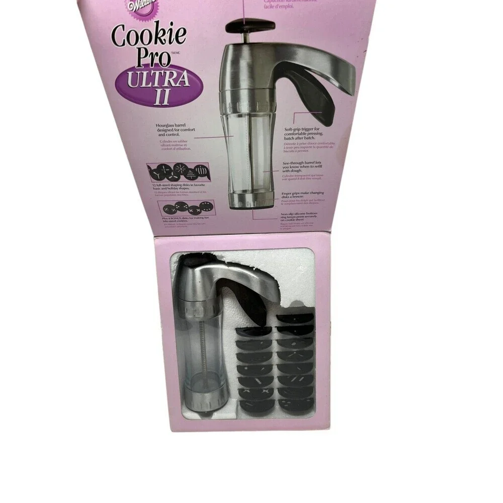 Wilton Cookie Press Cookie Pro Ultra II Spritz Gun Kit 16 Discs Soft Grip